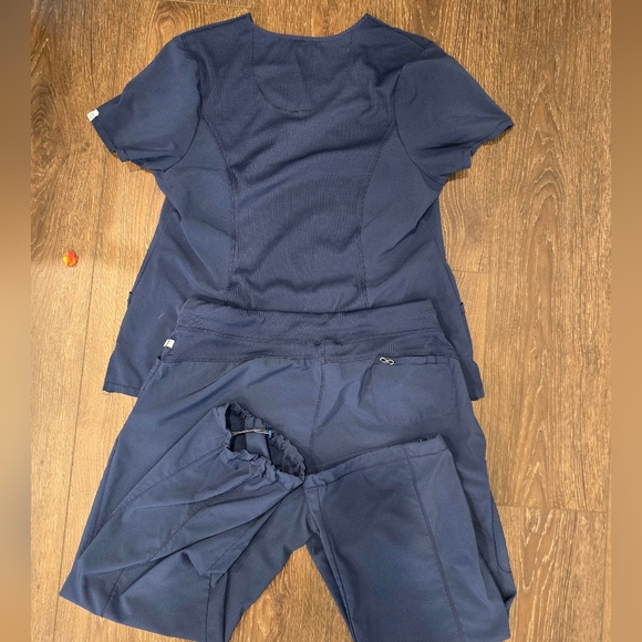 Navy Blue Cherokee Infinty - Picture 5 of 6